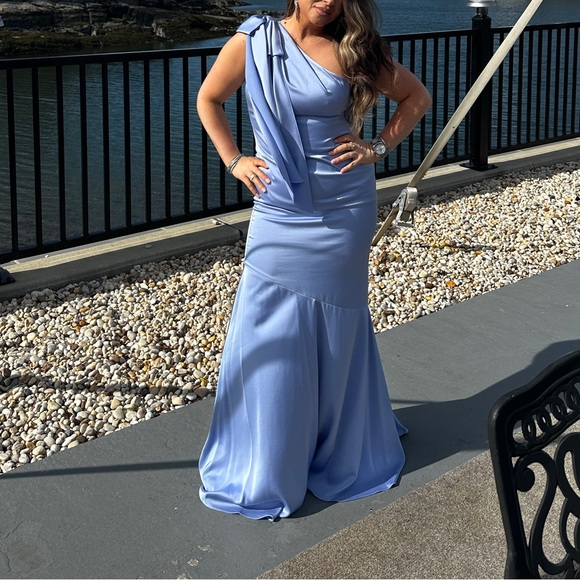 Aidan mattox baby blue silk Long one shoulder mermaid gown size 8 - Picture 2 of 13